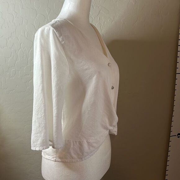 𝅺urban Romantics white mid length sleeves V-neck button front loop waist SZ M - Picture 5 of 9